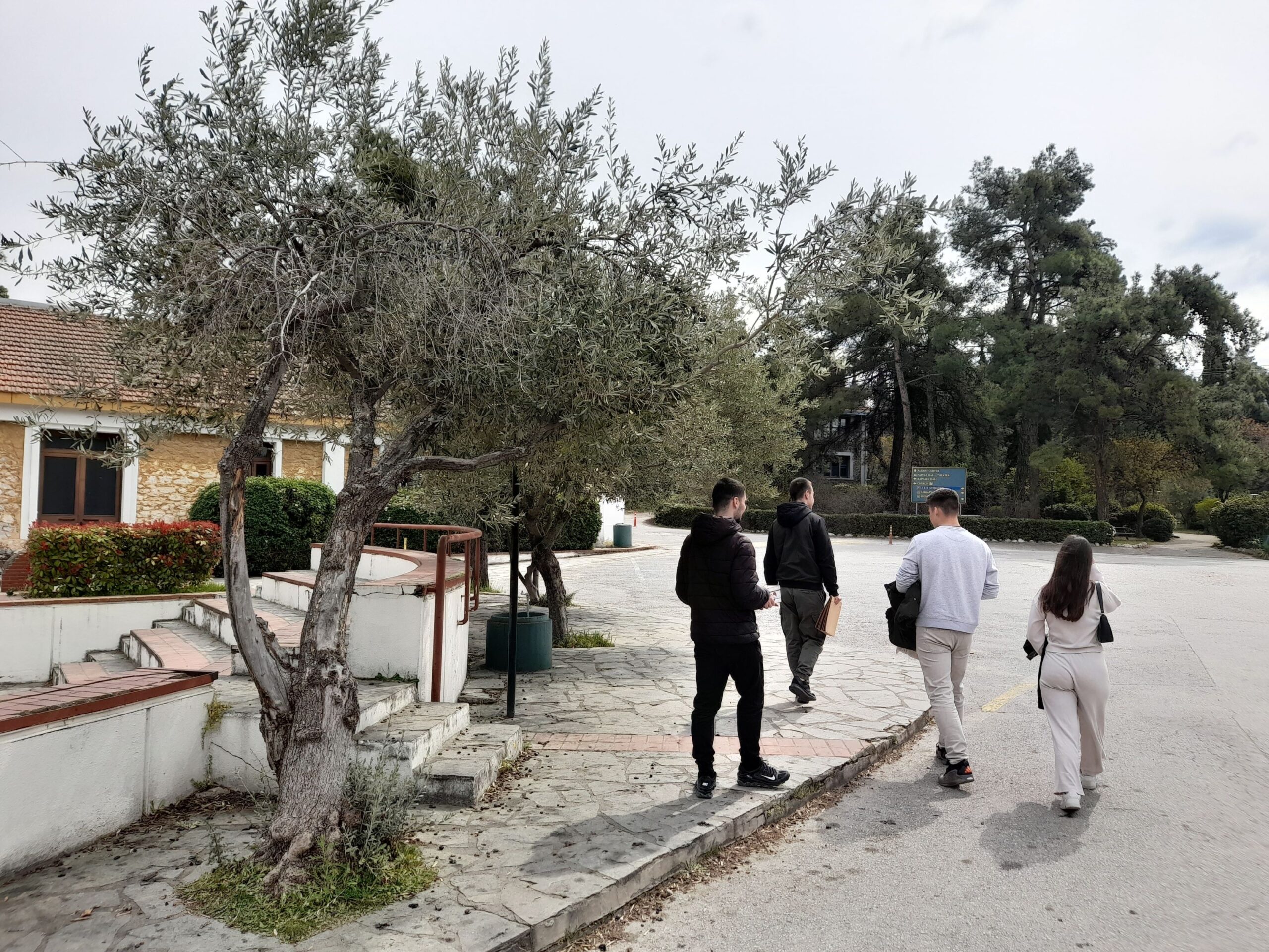 Μετάβαση στο κτίριο STEM Center & Eleftheriades Library